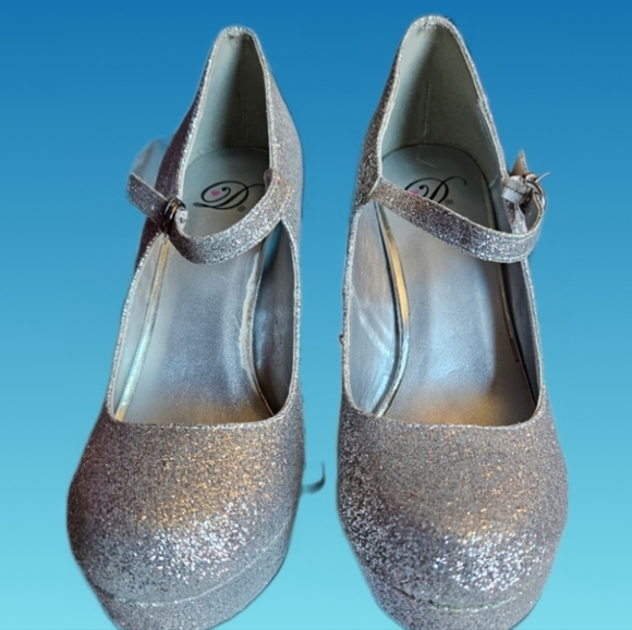 Silver Glitter Ankle Strap Platform High Heel pump - Picture 3 of 12